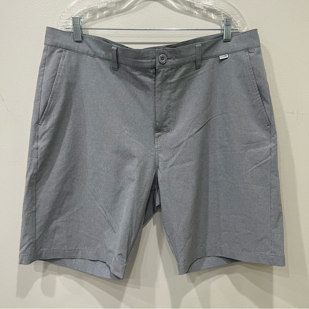 Travis Mathew Golf Shorts Men’s Size 38 NWOT